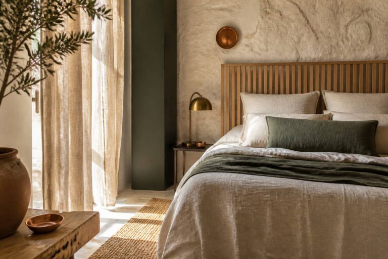Tête de lit en bois : styles, prix et idées déco